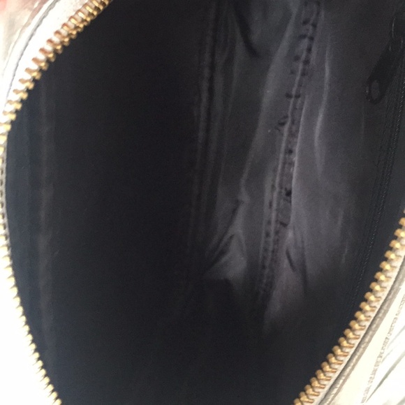 VICTORIA’S SECRET | Official Crossbody Bag - Picture 6 of 9